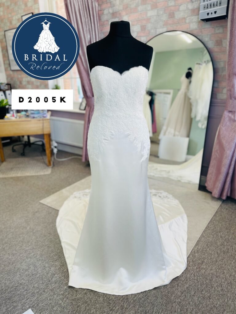 Bridal Reloved Dorch (@bridalreloved) on Twitter photo ~𝙳𝚁𝙴𝚂𝚂 𝙾𝙵 𝚃𝙷𝙴 𝙳𝙰𝚈~
To book your private consultation with us to find your bridal style drop us a DM.
Or
📞 01305 251808
📱WhatsApp 07407714153
📧 dorchester@bridalreloved.co.uk
bridalreloved.co.uk/book-appointme…
Bridalreloved.Co.Uk
#love #quotes #bridalreloved ~𝙳𝚁𝙴𝚂𝚂 𝙾𝙵 𝚃𝙷𝙴 𝙳𝙰𝚈~
To book your private consultation with us to find your bridal style drop us a DM.
Or
📞 01305 251808
📱WhatsApp 07407714153
📧 dorchester@bridalreloved.co.uk
bridalreloved.co.uk/book-appointme…
Bridalreloved.Co.Uk
#love #quotes #bridalreloved