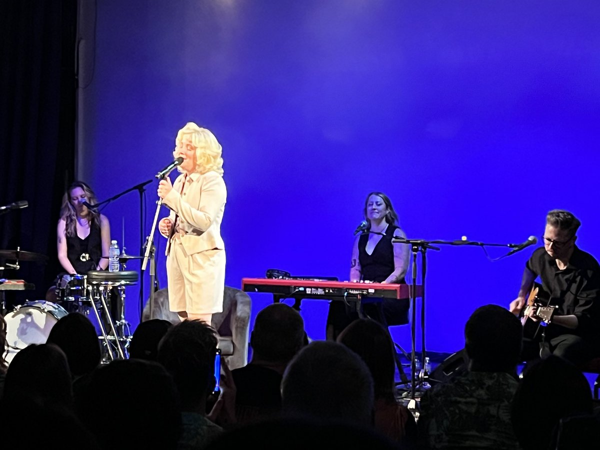 Warm, witty and vocally radiant, she reminded everyone in the room why her music continues to resonate so deeply.

Review - <a href="/camcountry/">Cam</a> - Live at The Tabernacle, London 🇬🇧 

Read ➡️ entertainment-focus.com/2025/07/11/rev…