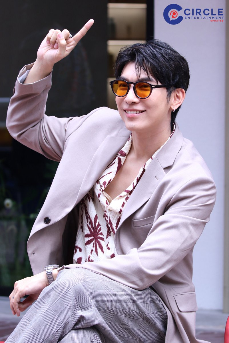 circle_update's tweet photo. "มิว-ศุภศิษฏ์" ในงาน Grand Opening "BLESSED HANDS thai massage"

MEW OPEN BLESSED 
#BlessedMomentxMew 
#MewSuppasit https://t.co/EipwoPgEwI