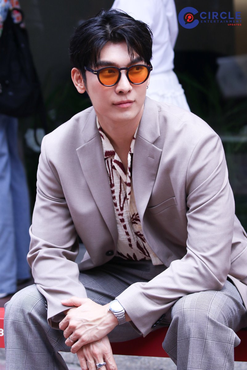 circle_update's tweet photo. "มิว-ศุภศิษฏ์" ในงาน Grand Opening "BLESSED HANDS thai massage"

MEW OPEN BLESSED 
#BlessedMomentxMew 
#MewSuppasit https://t.co/EipwoPgEwI