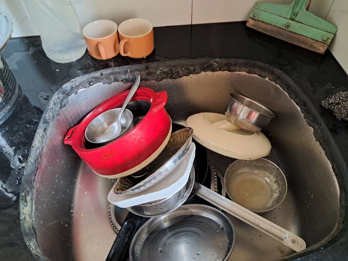 s_amit007's tweet image. There is no water supply in a few CIDCO-administered areas, including Ulwe. Although a 48-hour shutdown was announced, today marks the third day without water. #CIDCO has failed to ensure even the most basic necessity—water. Shame on you, CIDCO. @CIDCO_Ltd @fpjindia #nowater