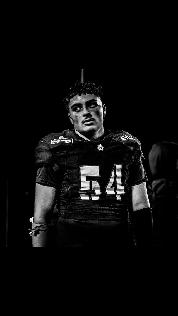 Antonio5Garcia4's tweet image. 🐺🐺🐺 played as a true freshman last year at @ELAC_Football, now we coming harder for year 2 🦅💎