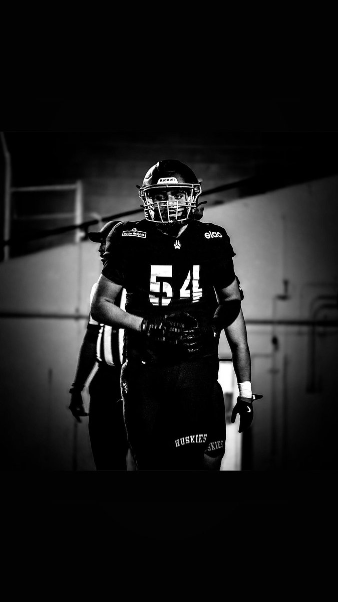 Antonio5Garcia4's tweet image. 🐺🐺🐺 played as a true freshman last year at @ELAC_Football, now we coming harder for year 2 🦅💎