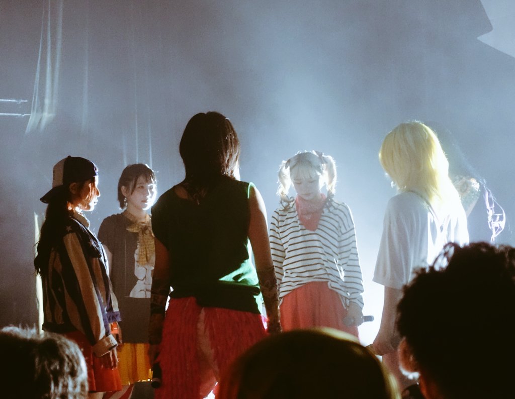 yokosuka22's tweet image. 本編ラストはおれたちの&quot;LINK EMOTION&quot;。みんな滅茶苦茶いい笑顔だったし、いいセトリでいいライブだったから、次のツアー滅茶苦茶楽しくなるんだろうし、いい夏になりそうだな、そんな事を思いました。

#PIGGS渋谷 #PIGGS浴衣 #BBS5 #BOOBOOSTAR