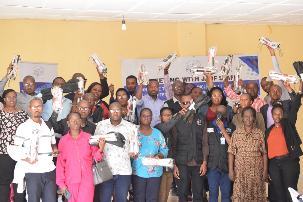 🌍✨ Rwanda Union of the Blind mobilizes district leaders to champion inclusion! Officers pledged to support visually impaired persons in community development. Together, we can build a more accessible and inclusive Rwanda! 💪. Find more details here: rubrwanda.rw/rwanda-union-o…