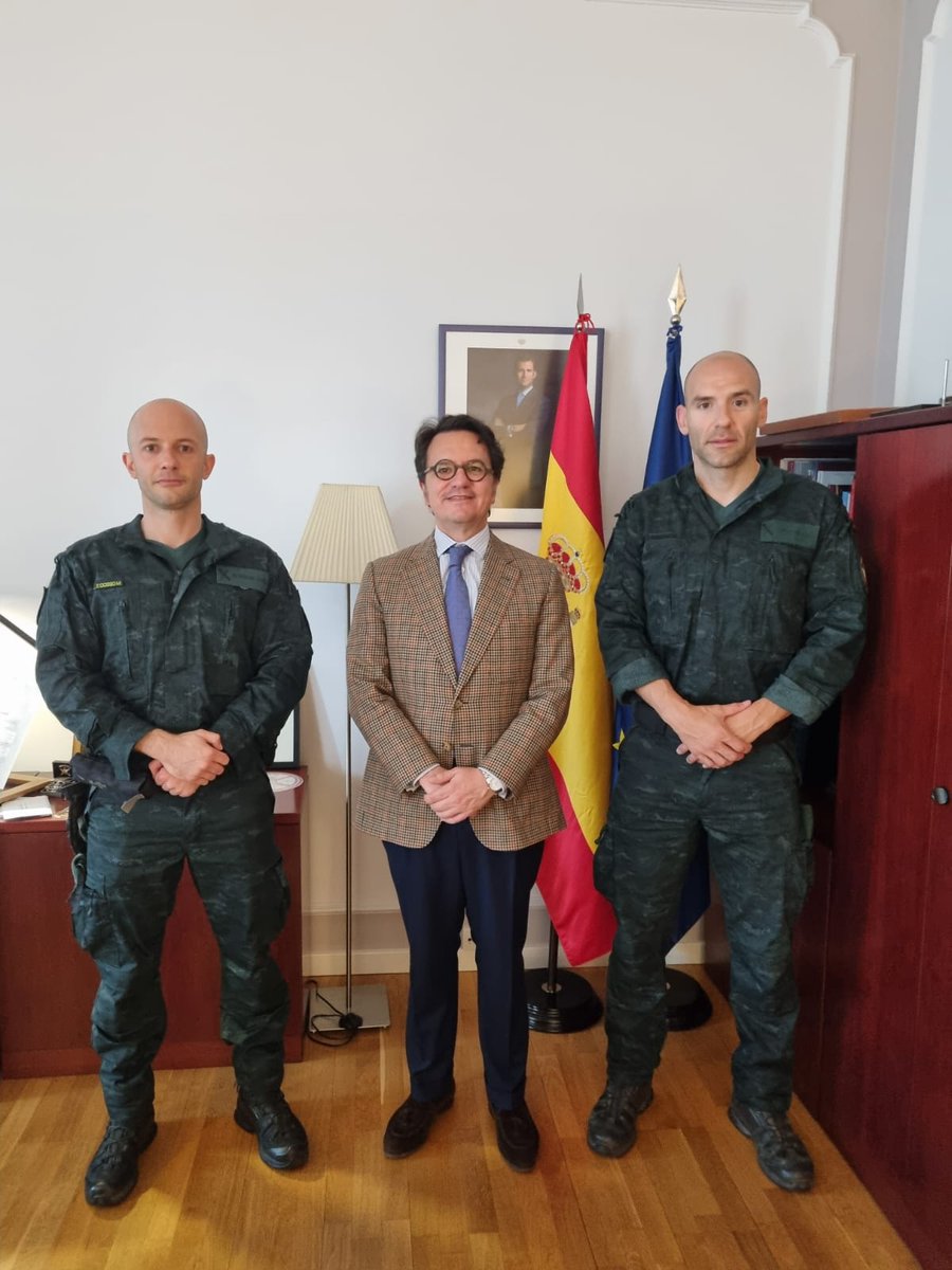 España en Letonia (@embajadaespriga) on Twitter photo La Guardia Civil 🇪🇸 <a href="/guardiacivil/">Guardia Civil</a> refuerza el dispositivo de seguridad del Festival Juvenil de Canto y Baile de Letonia 🇱🇻.
Spānijas Civilā gvarde 🇪🇸 stiprina XIII Latvijas Skolu jaunatnes dziesmu un deju svētku 🇱🇻 <a href="/nacgavilet/">Nāc gavilēt!</a> drošības pasākumus. La Guardia Civil 🇪🇸 <a href="/guardiacivil/">Guardia Civil</a> refuerza el dispositivo de seguridad del Festival Juvenil de Canto y Baile de Letonia 🇱🇻.
Spānijas Civilā gvarde 🇪🇸 stiprina XIII Latvijas Skolu jaunatnes dziesmu un deju svētku 🇱🇻 <a href="/nacgavilet/">Nāc gavilēt!</a> drošības pasākumus.
