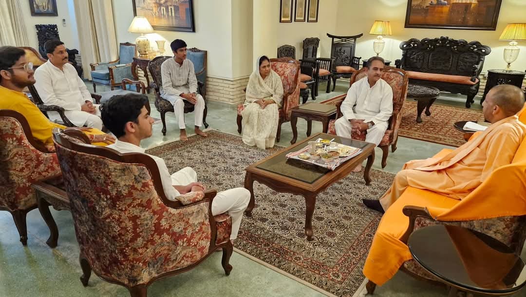 उत्तर प्रदेश के मुख्यमंत्री योगी आदित्यनाथ जी का गोंडा मनकापुर मे आगमन 
<a href="/myogiadityanath/">Yogi Adityanath</a>