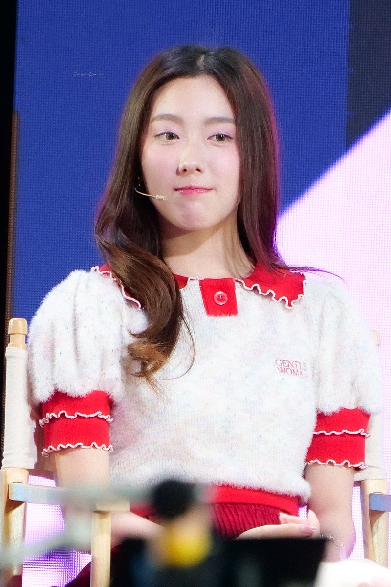 SZForme__'s tweet image. hmp! Hmp!!
#TCX2025x4EVE
#4EVE
#Aheye4EVE