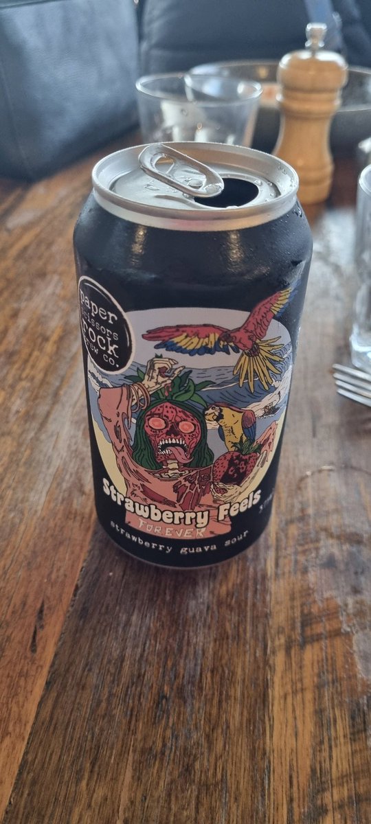 TsarHagrid's tweet image. Strawberry Feels, Strawberry Guava #SourAle, Paper Scissors Rock Brew Co, #HallsGap #VIC
Strong enticing strawberry and guava nose, continuing into the taste with sweet, bready, champagne flavours. Crisp, sweet, dry finish.
#HagridDrinks