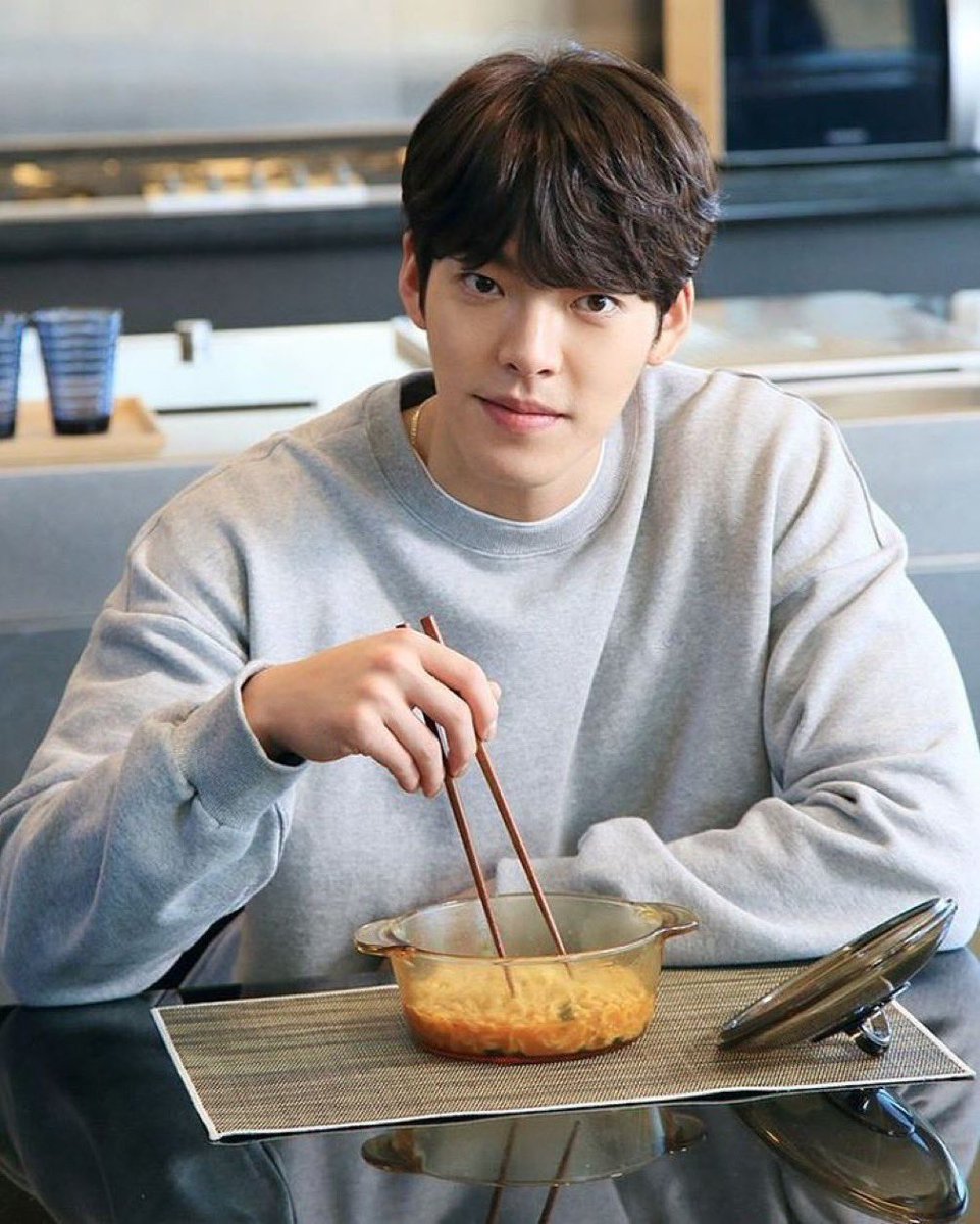 dolgolaeui's tweet photo. Kim Woo Bin #kimwoobin #theheirs #alienoid #uncontrollablyfond #school2013 #woobinkim #blackknight #officerblackbelt #ourblues #theconartists #friend2 #김우빈 #金宇彬 You can also follow his official Instagram account: ____kimwoobin (Look for the blue check mark) https://t.co/EgOCevxoaH
