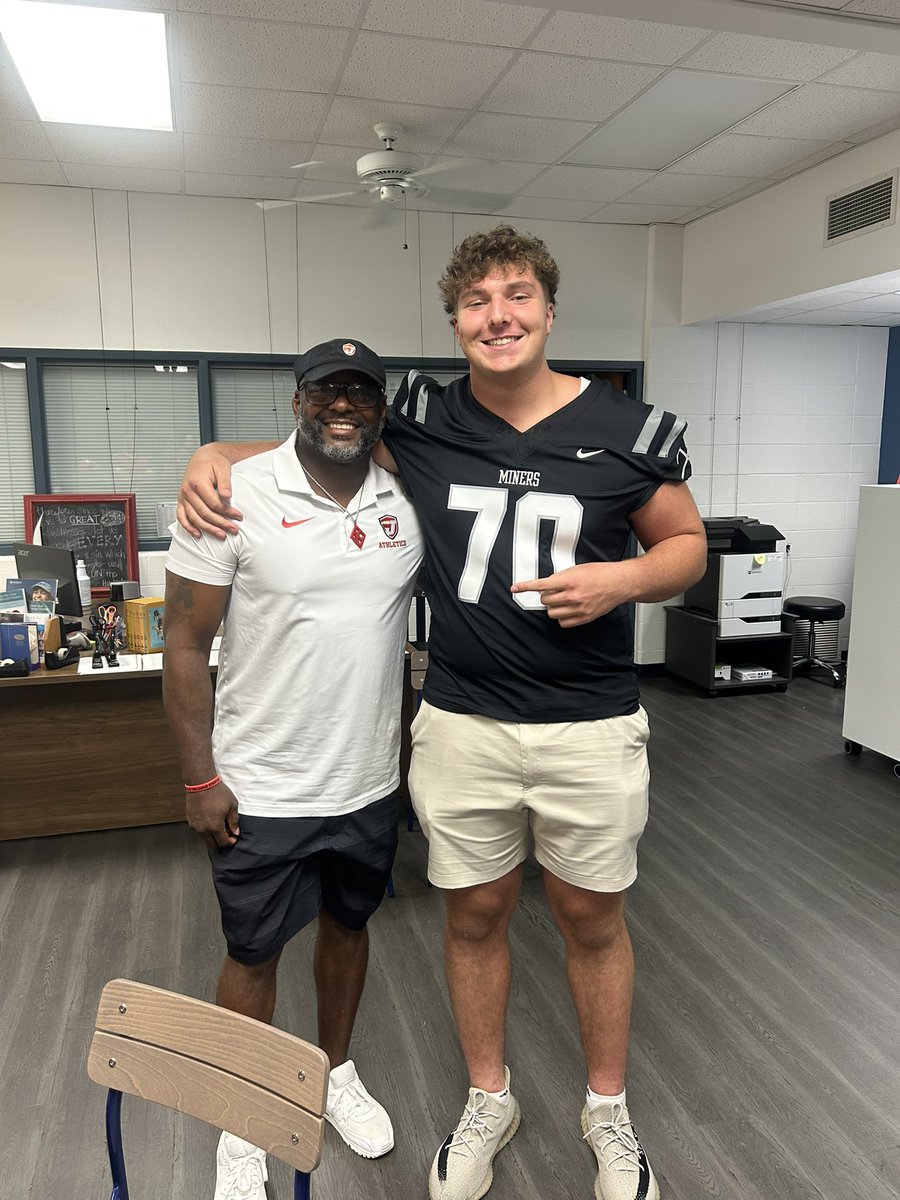 Coach Reggie Swinton (@crsportslive) on Twitter photo This giant of a kid played for me as a kid as well. So happy for <a href="/goodwin2026/">Evan Goodwin</a> committing to SMU. Ball out big kiddo. This giant of a kid played for me as a kid as well. So happy for <a href="/goodwin2026/">Evan Goodwin</a> committing to SMU. Ball out big kiddo.