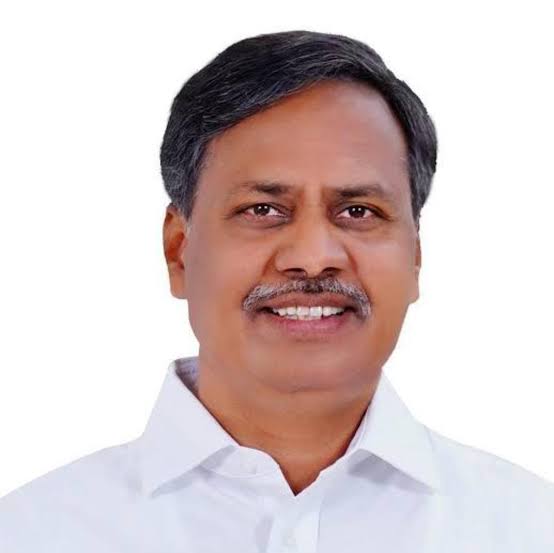 జనగాం శాసనసభ్యులు,
 ప్రజా లీడర్  బిఆర్ఎస్ పార్టీ సీనియర్ నాయకులు ,గౌ శ్రీ  #పల్లారాజేశ్వర్ రెడ్డి గారికి జన్మదిన శుభాకాంక్షలు ‌.
మీరు నిండు నూరేళ్ళు సుఖసంతోషాలతో ఉండాలని మనస్ఫూర్తిగా కోరుకుంటున్నాను. మీరు నిత్యం ప్రజా బాంధవుడుగానే రాజకీయాల్లో కొనసాగాలని  ఆకాంక్షిస్తూ ఉన్నాము.