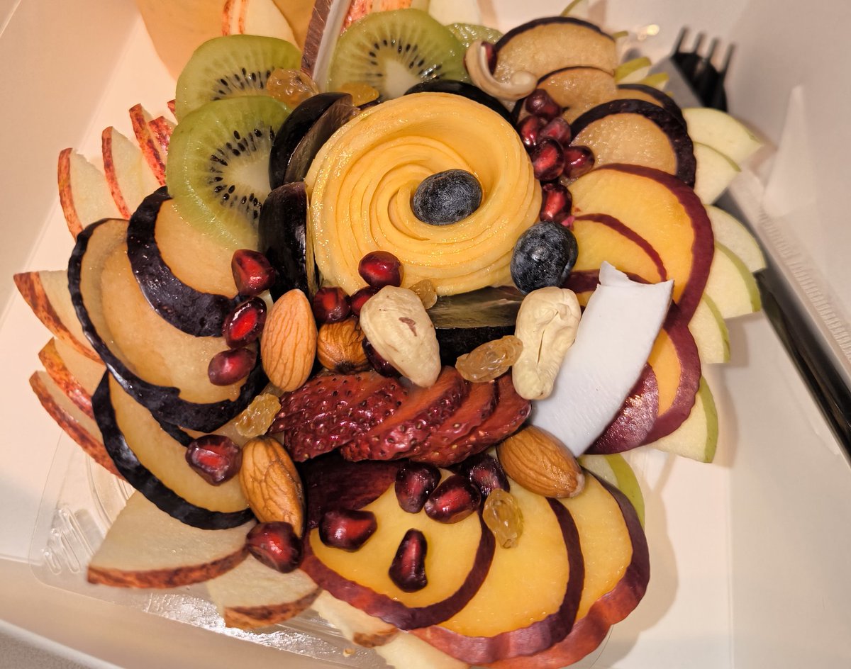 #صباح_الخير، الخير استقبل الحياة  كطفل يرى كل شيء لأول مرة 💌