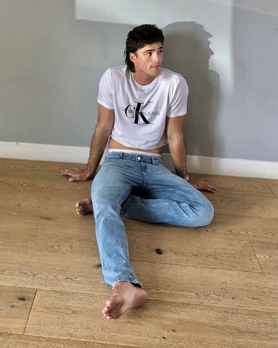 why was this jacob elordi pic hidden from me???