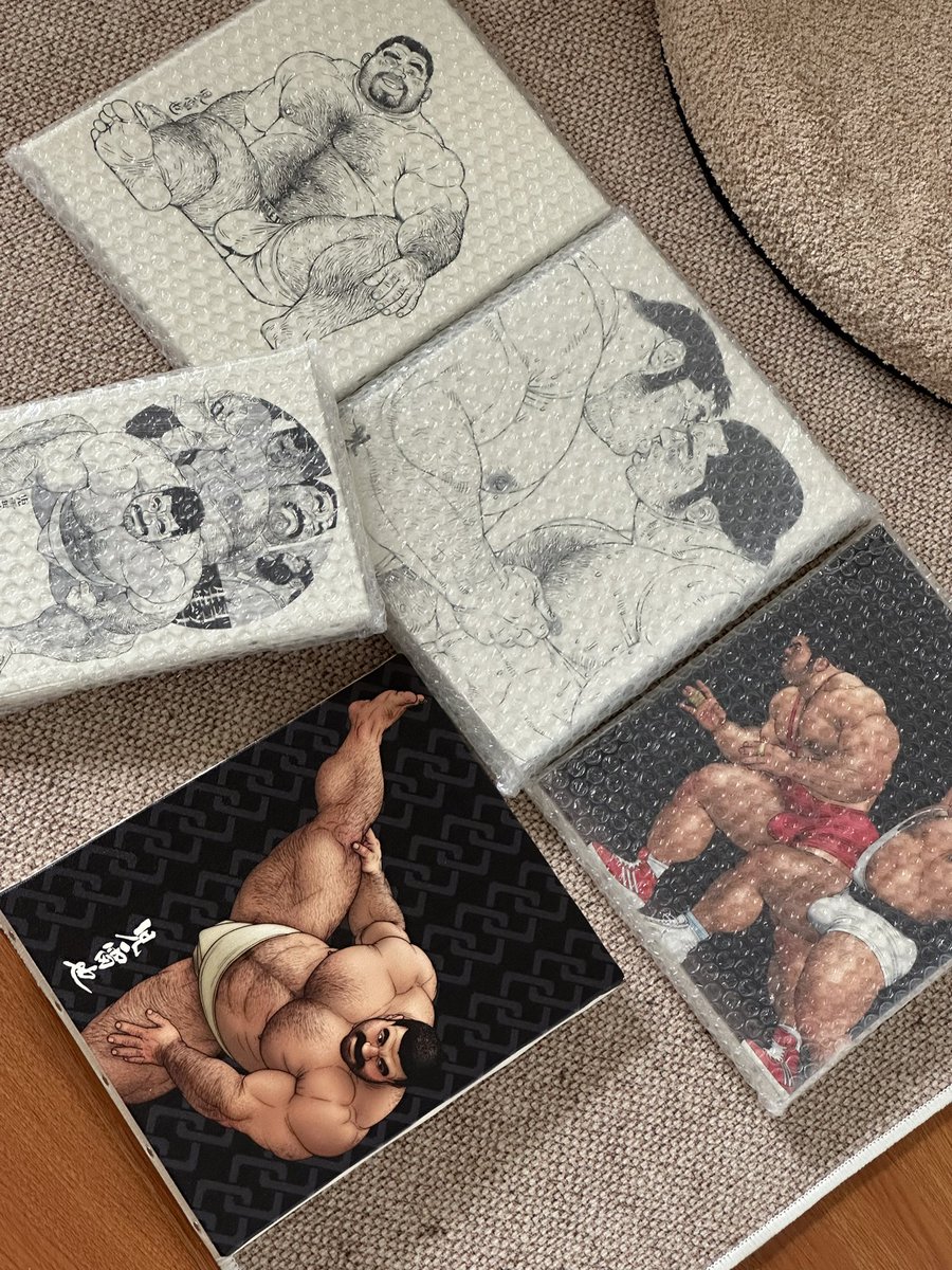 收藏几幅児雷也老师的印刷油画来装饰房间😎

#児雷也 #jiraiya <a href="/jiraiyajpn/">児雷也 JIRAIYA</a>