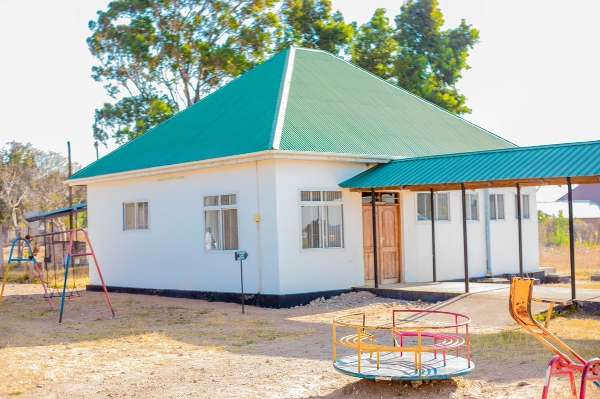 WANANCHI 12,300 KUNUFAIKA NA UJENZI WA KITUO CHA AFYA WANGING'OMBE

Wilaya wanging'ombe imekamilisha ujenzi wa kituo cha afya amabcho kitawezesha wananchi kupata huduma za afya karibu na makazi yao.

#MamaYukoKazini
#TikiKwaSamia