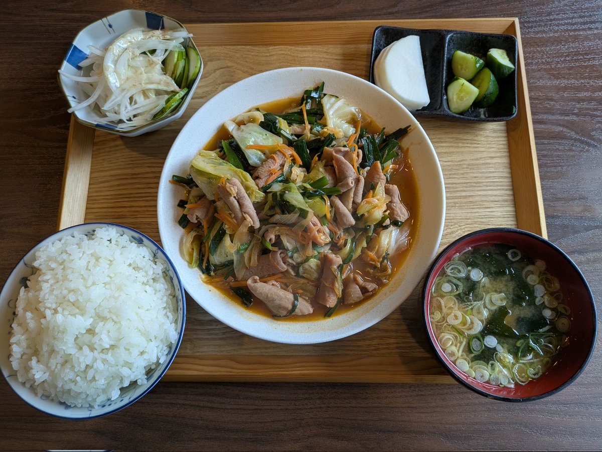 KaoruInoue64673's tweet photo. 高崎市飯塚町　だるま食堂
78ホルモン定食　1180円
新メニューで「野菜たっぷり」ときたら頼むしかない！
しかし量が多い💦ごはん少なめにしとけばとか、塩もつ定にしとけばと後悔してももう遅い。しっかり美味しく完食いたしました😋でもお腹苦しい😖
本日の教訓、初じめては少なめで様子見を👍️ https://t.co/Cpt9aOQfJJ