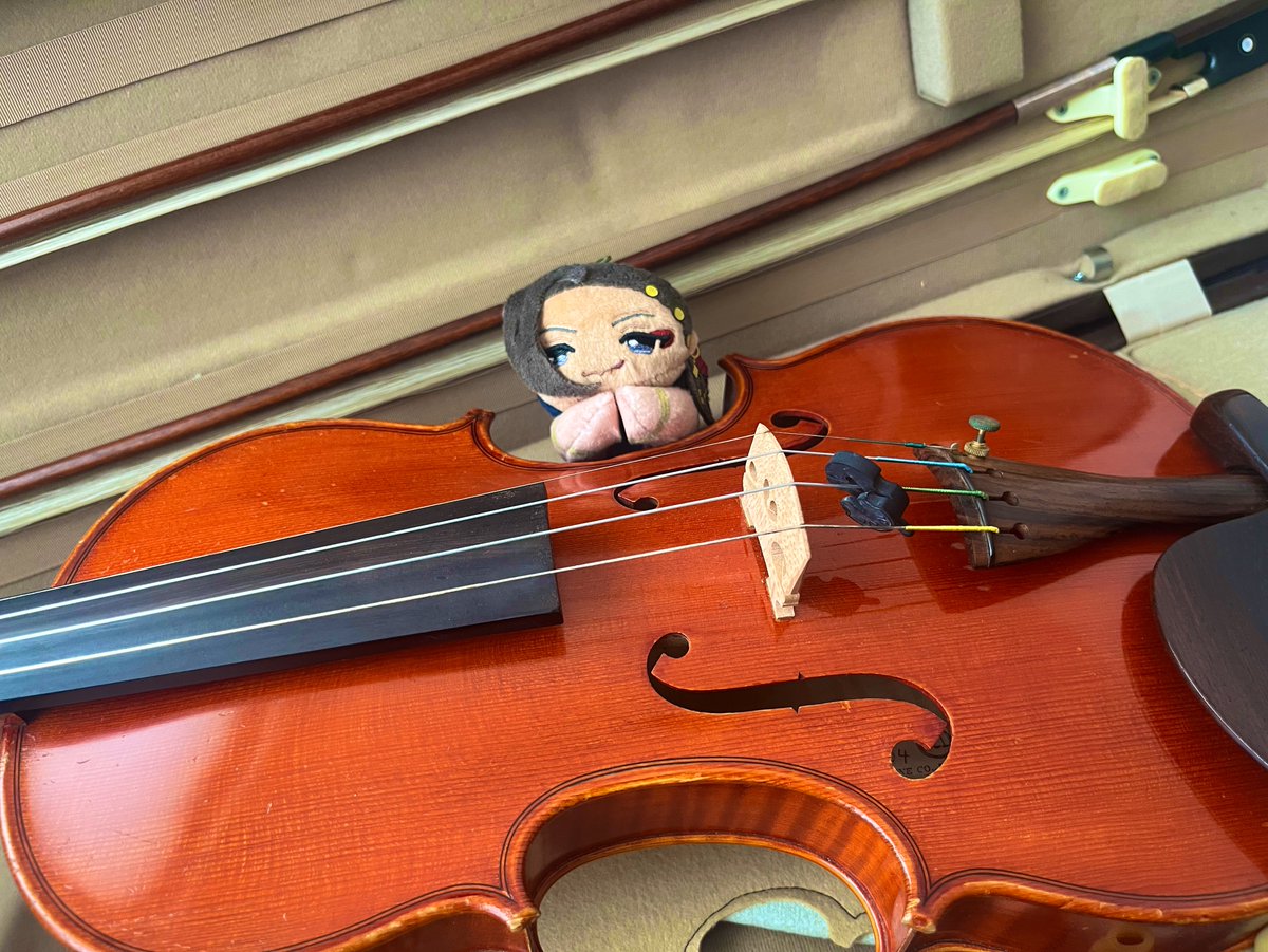 𝙹𝙴𝙽𝙽𝙸𝙴 (@__j_e_n_n_i_e_) on Twitter photo 爪アーモンドにしちゃって爪先鋭利だから指板が傷つきそうで、チューニングして少し弾いて磨いて終わり🙇🏼♀️
ちょうどツイステ開いてたからメインテーマ軽く弾いた。あれ楽譜欲しいな〜 爪アーモンドにしちゃって爪先鋭利だから指板が傷つきそうで、チューニングして少し弾いて磨いて終わり🙇🏼♀️
ちょうどツイステ開いてたからメインテーマ軽く弾いた。あれ楽譜欲しいな〜