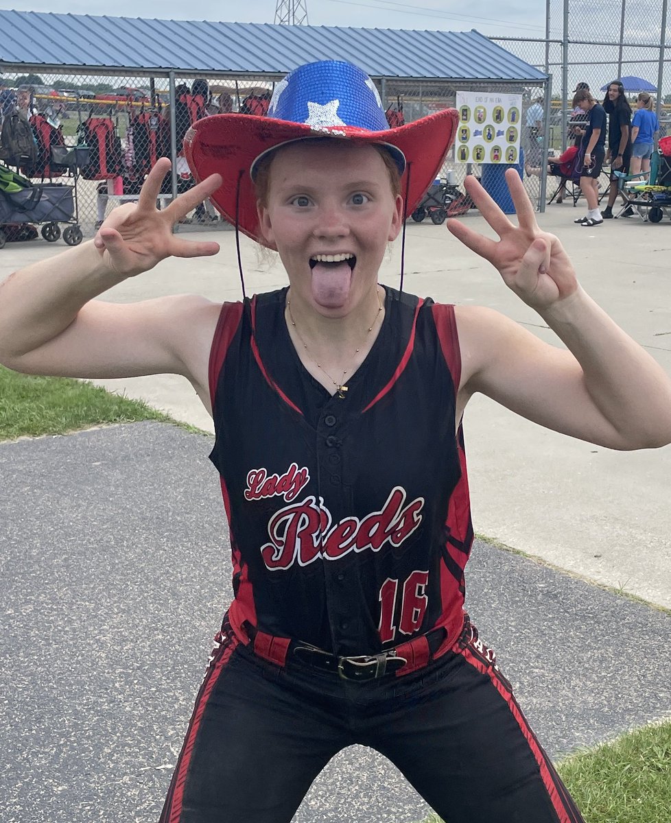 Started this weekend on 🔥 as the team went 2-0 at #NAFAMidwestNationals  <a href="/JSledden2025/">Jacqueline Sledden</a> hit an incredible 3 💣's in 2 games &amp; helped drive in 13 of the teams total 21 runs for the day. SERIOUS 🌧️ tonite so 🤞🏻 we're back at it tomorrow at 11am!
#HomeRunHat #RedsOn3
<a href="/CentralSB1/">CentralSB</a>