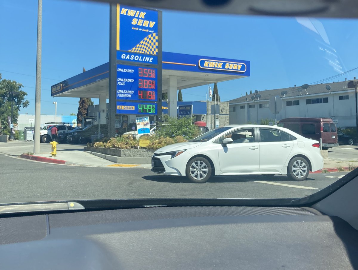 Steve Williams (@stevewilliamsii) on Twitter photo $3.59 for regular in Los Angeles?!
That’s a unicorn sighting in California’s gas jungle. 🦄⛽
This gas station’s about to look like an <a href="/innoutburger/">In-N-Out Burger</a> drive-thru on a Friday night. 🍔 $3.59 for regular in Los Angeles?!
That’s a unicorn sighting in California’s gas jungle. 🦄⛽
This gas station’s about to look like an <a href="/innoutburger/">In-N-Out Burger</a> drive-thru on a Friday night. 🍔
