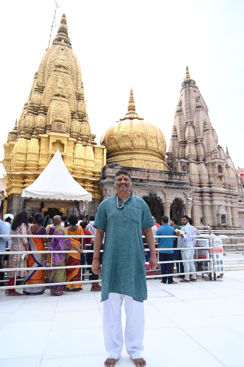IasAlok's tweet image. सावन शिव की इच्छा का नहीं शिव की प्रतीक्षा का पर्व है !
#sawansomwar #Varanasi #Mahadev