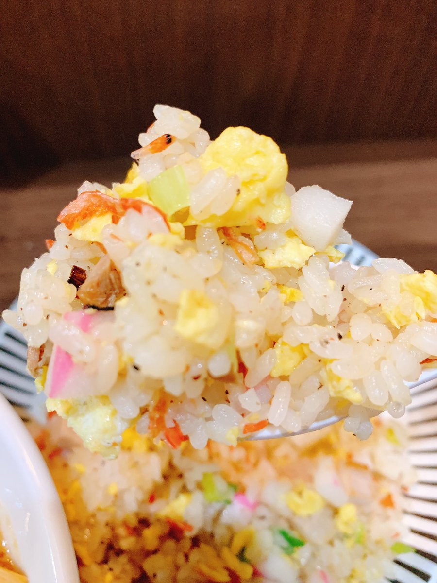 Q3_8686's tweet image. Noodle&amp;amp;Spice curry 今日の1番
#賄いウォッチ麺
#今日の1番
🍜今日1のラーショ味噌味
🍚炒飯
厨房の一部が完璧な炒飯システムに変身！
背脂の入ったスープが濃度、コクが爆上がりして麺によく絡みスープがきえてく！ホロホロチャーシューが肉の味がしっかりでバカうま！
そこにTHE炒飯のパラパラ文字数