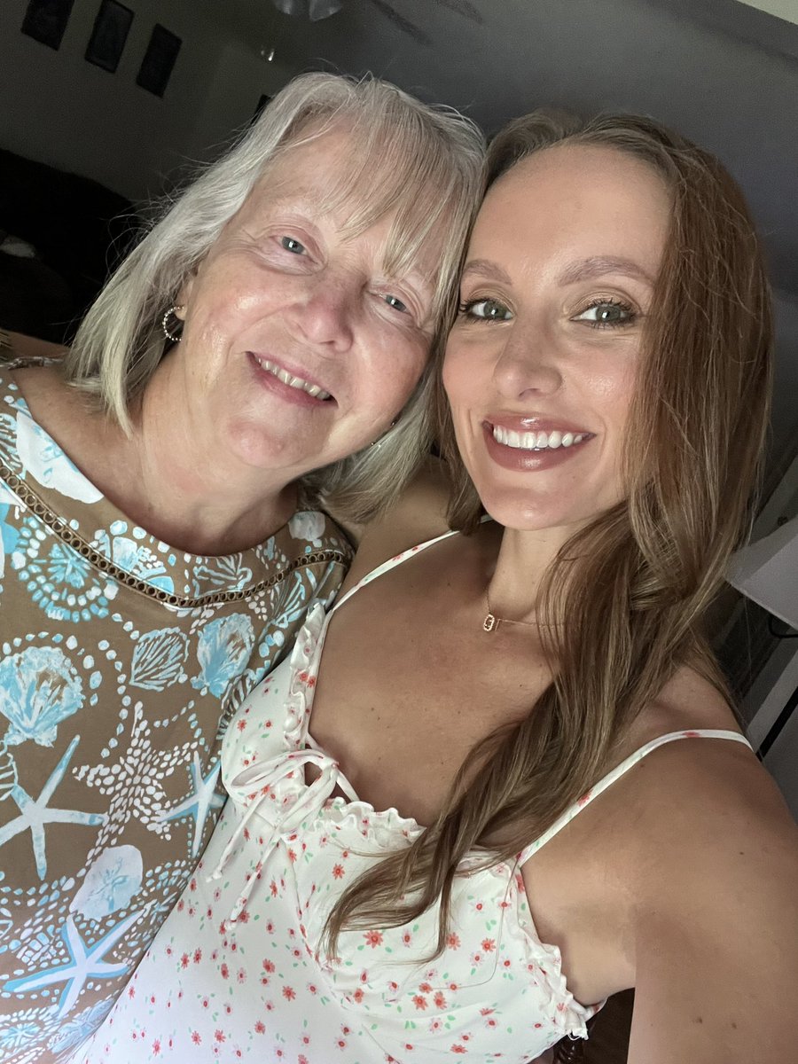 ashstro's tweet image. Matinee F1 showing 🏎️🍿♠️7️⃣✅
Birthday cake 🎂🎉✅
Celebrating with Mama Stro 💕🫶🏼✅
An all-around perfect birthday! 📽️🎞️☺️🎉🎂🥳🎈