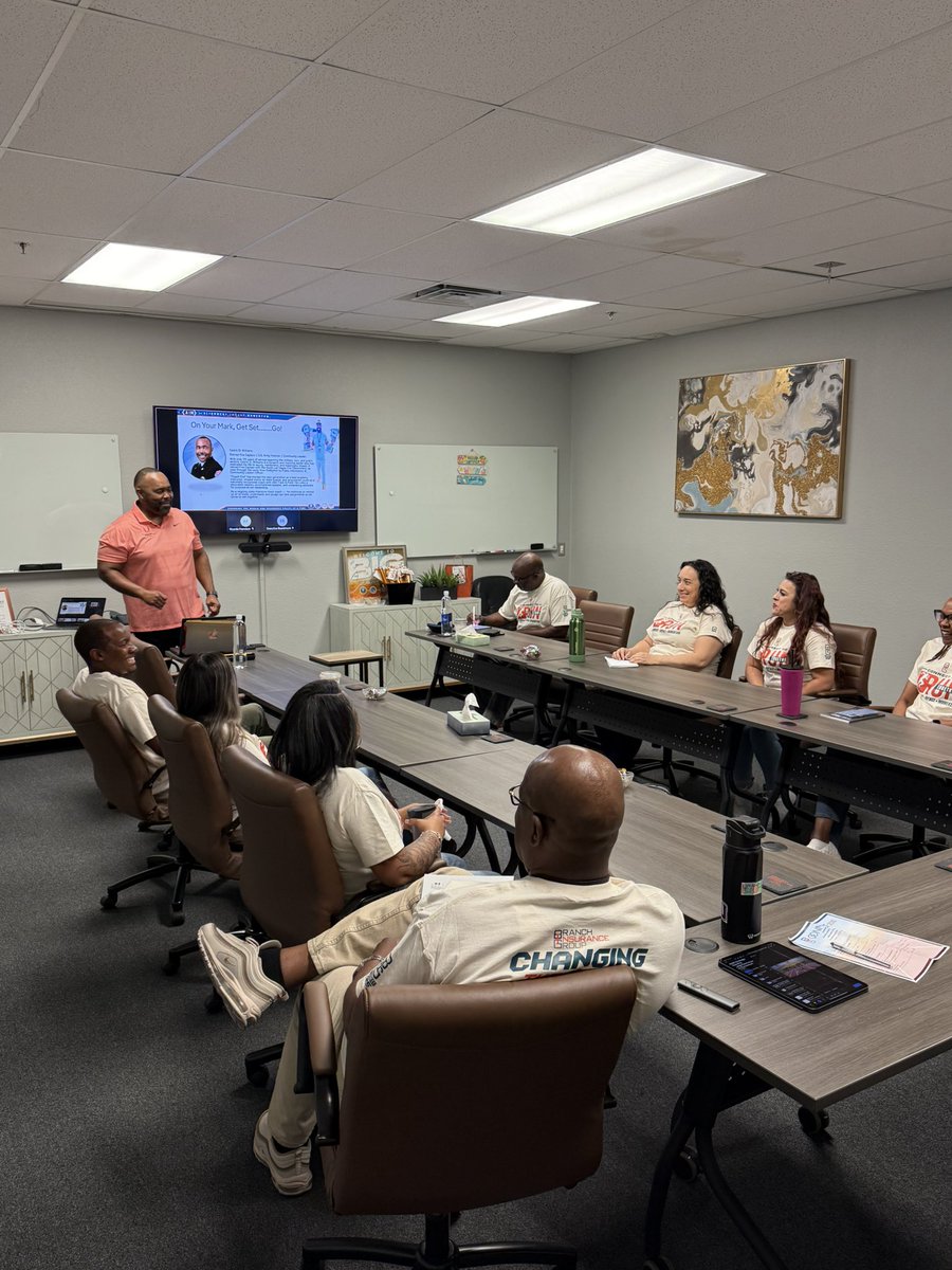 BIG Connect 2025 is off to a powerful start! 💥 Cedric Williams brought 🔥 with “On Your Mark, Get Set… GO!” reminding us to trust our training &amp; run our race.

Let’s go! 🏃🏽‍♀️🏃🏾‍♂️
#BIGConnect2025 #KnowYourLane #LeadershipInMotion #BranchInsuranceGroup