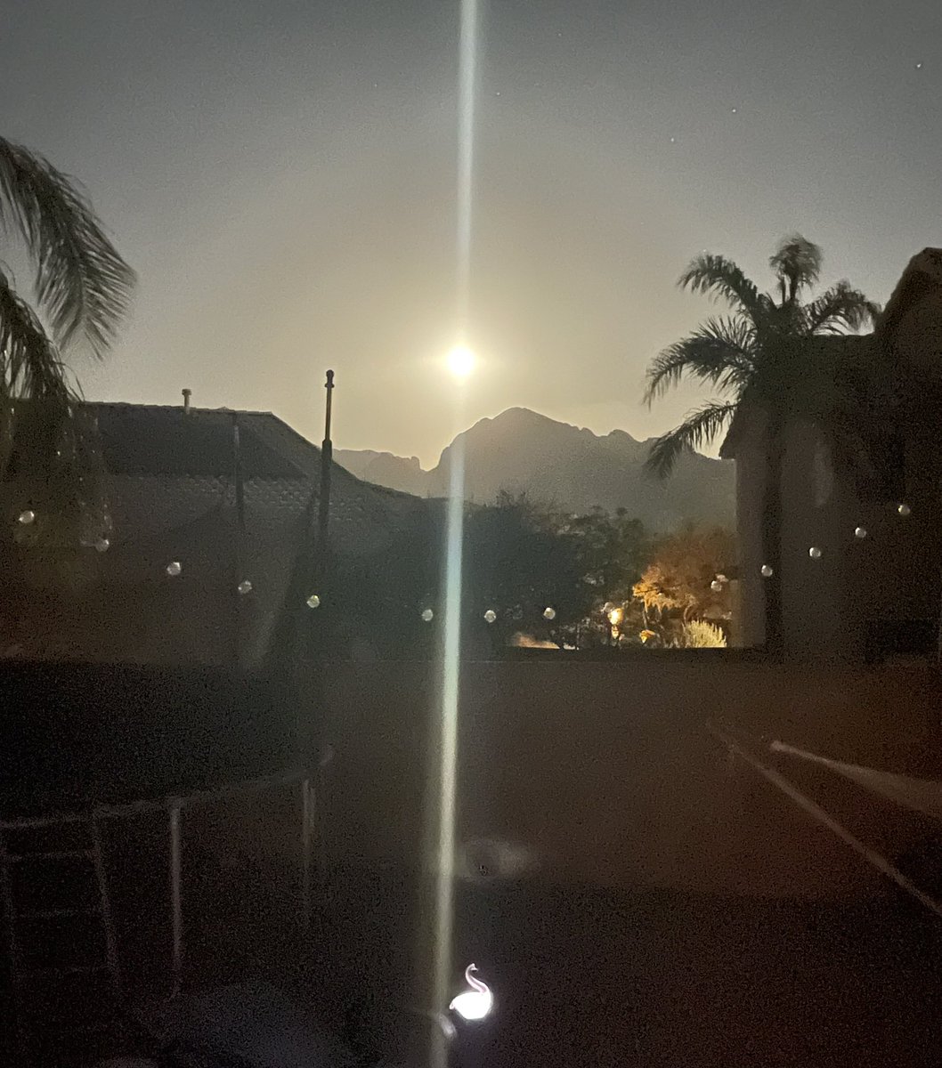Debra_Stone75's tweet image. Full moon tonight over the AZ mountains & a homemade solar light