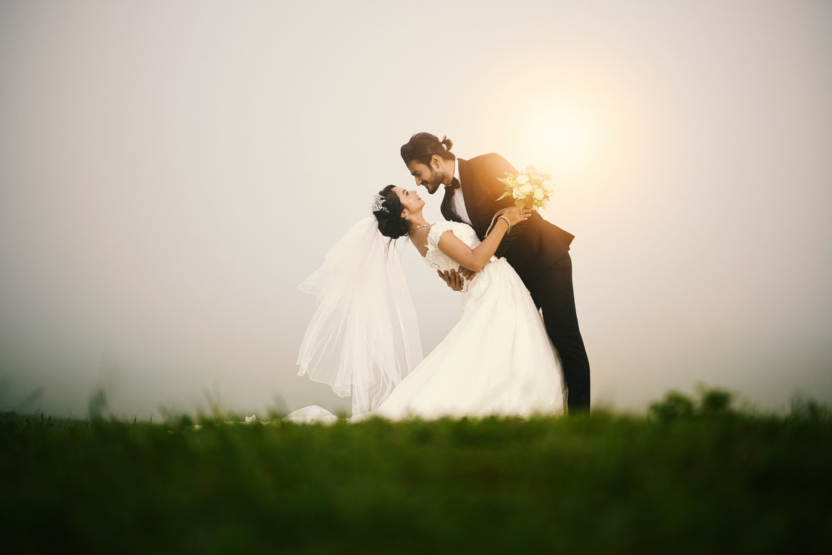 They brought no big stage, no rehearsed lines.
Just two hearts, a quiet hilltop, and a kind of love.

Captured by #NikonCreator The Royal Diaries.

Nikon Z6III, NIKKOR Z 85mm f/1.2 S

For information on products, offers and more, visit nikon.co.in

#Nikon #NikonIndia