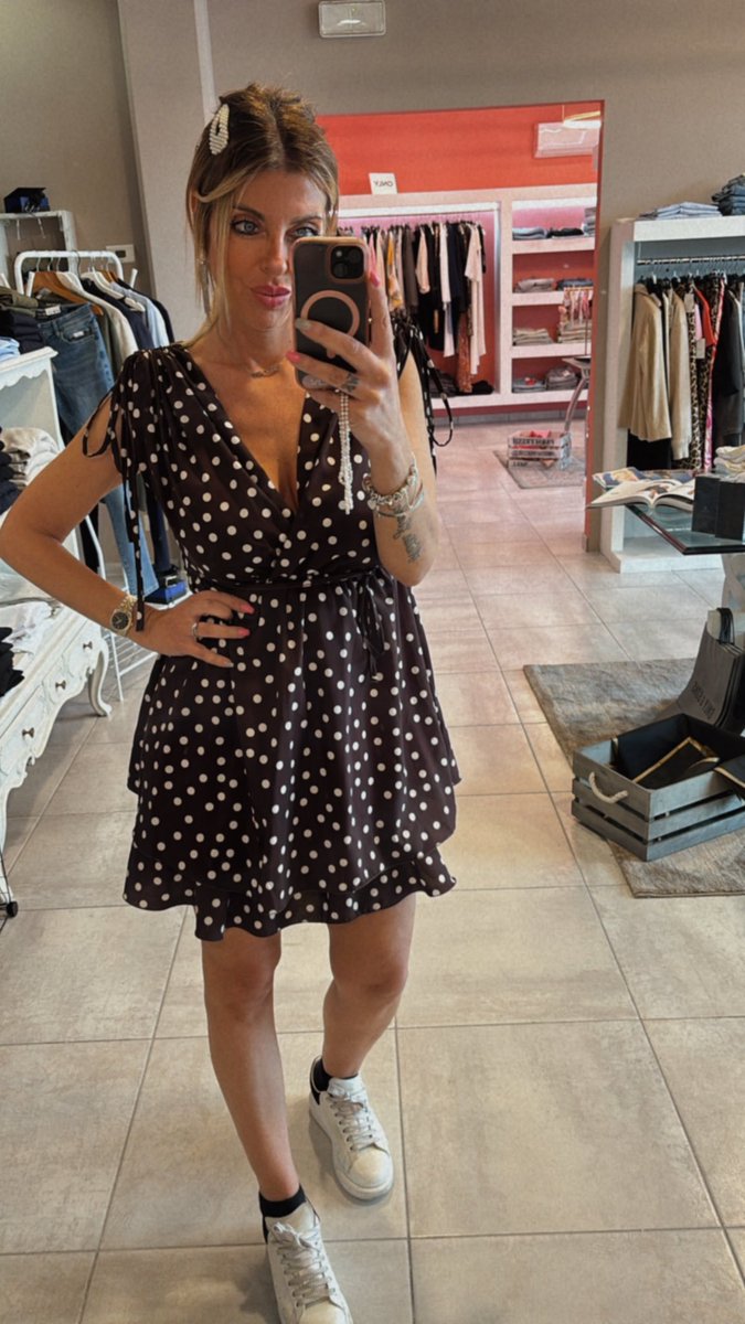 Simoguerrieri2's tweet photo. ELITE 🩷💙 
ABBIGLIAMENTO DONNA UOMO 
Via Volpiano 92 LEINI 10040 
#OOTD
#ELITEleini
#sgelite 
#eliteleini 
#simonaguerrierielite
#accessori
#viavolpiano92 https://t.co/Giu4gmGpLw