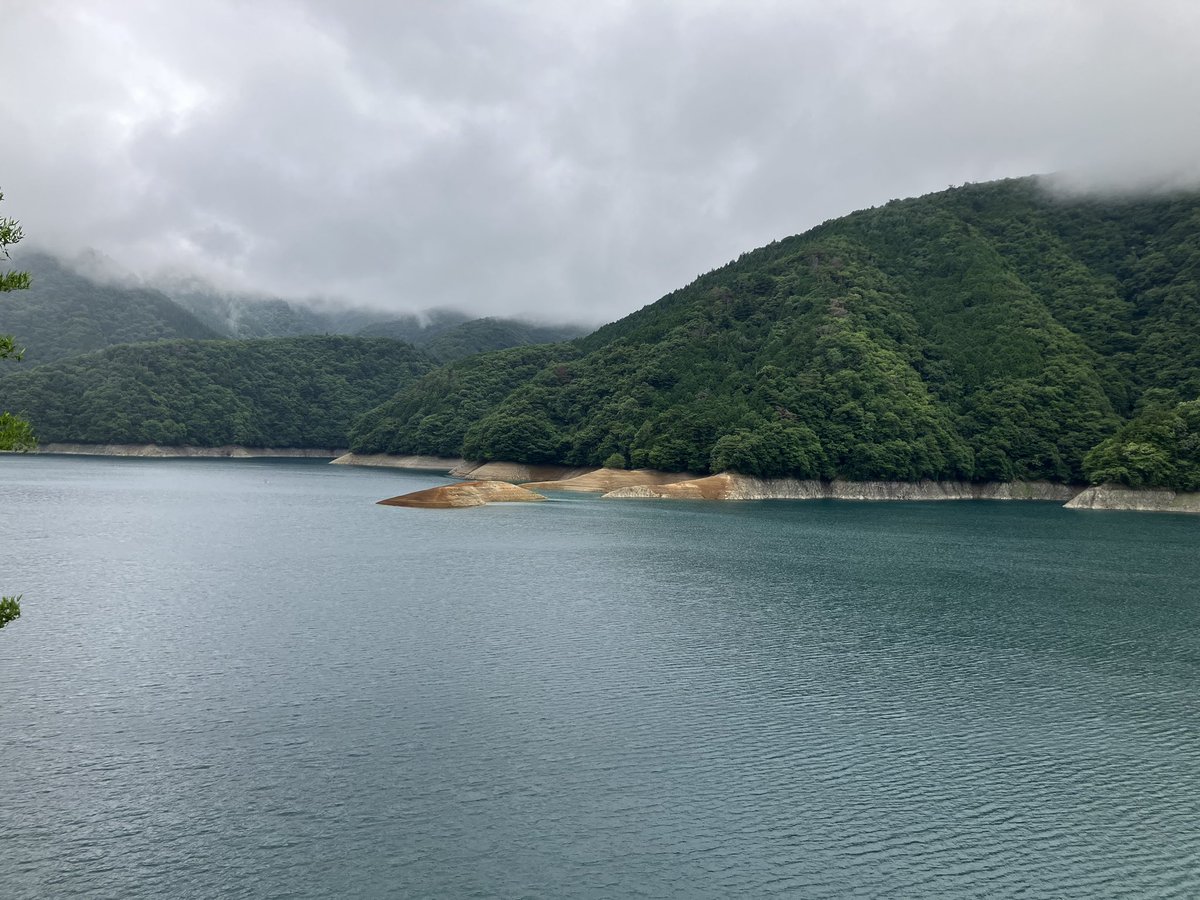 都会の喧騒を離れてまた山奥へ来ました
今日は涼しくて快適です