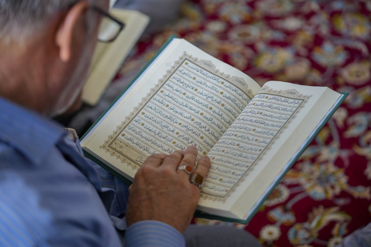 إِنَّ اللَّهَ رَبِّي وَرَبُّكُمْ فَاعْبُدُوهُ ۗ هَٰذَا صِرَاطٌ مُّسْتَقِيمٌ 

بے شک اللہ میرا اور تمہارا پروردگار ہے پس تم اس کی عبادت کرو۔ یہی سیدھا راستہ ہے

آل عمران 51