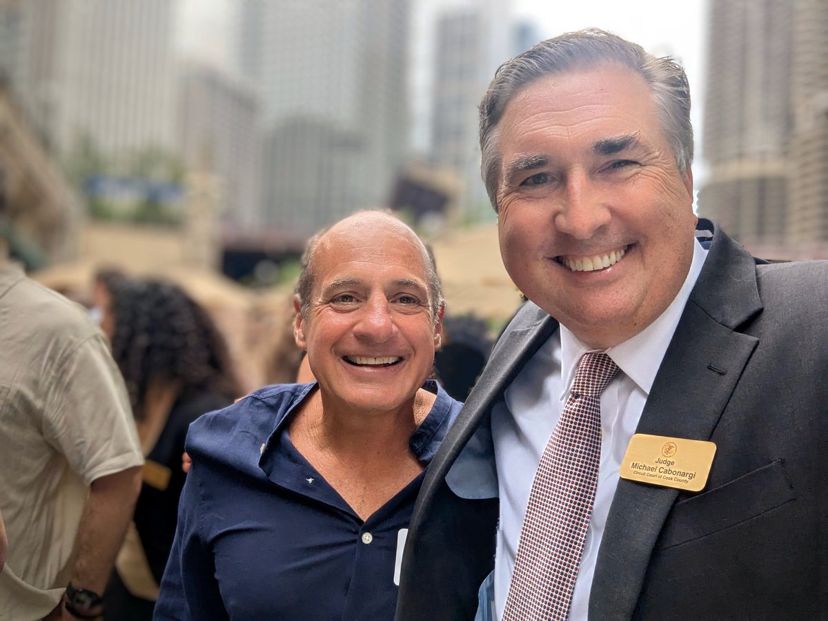 mike_cabonargi's tweet image. An exciting and fun night with the 47th Ward and 18th Ward Democrats at their receptions! So much great energy and wonderful people. Thanks for having me! @fightin47th @aldcurtis18