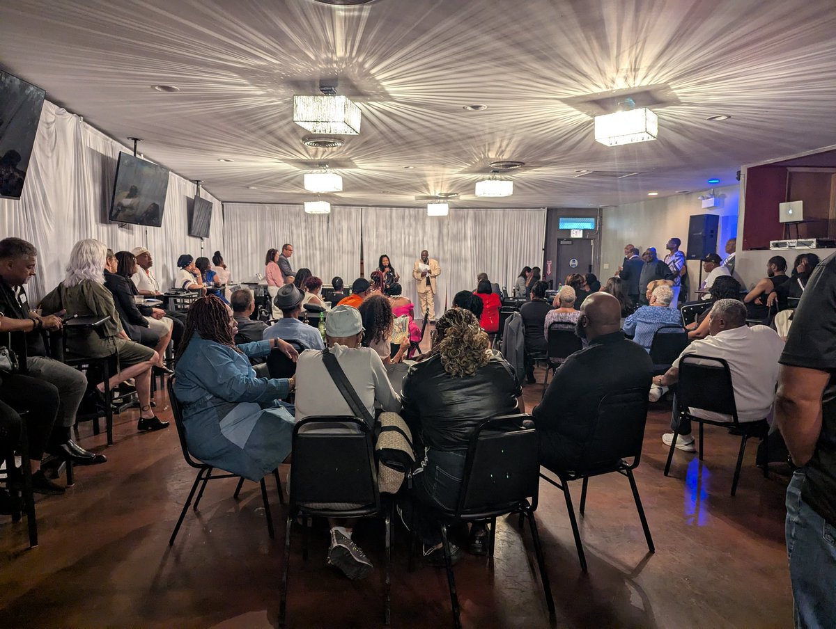 mike_cabonargi's tweet image. An exciting and fun night with the 47th Ward and 18th Ward Democrats at their receptions! So much great energy and wonderful people. Thanks for having me! @fightin47th @aldcurtis18
