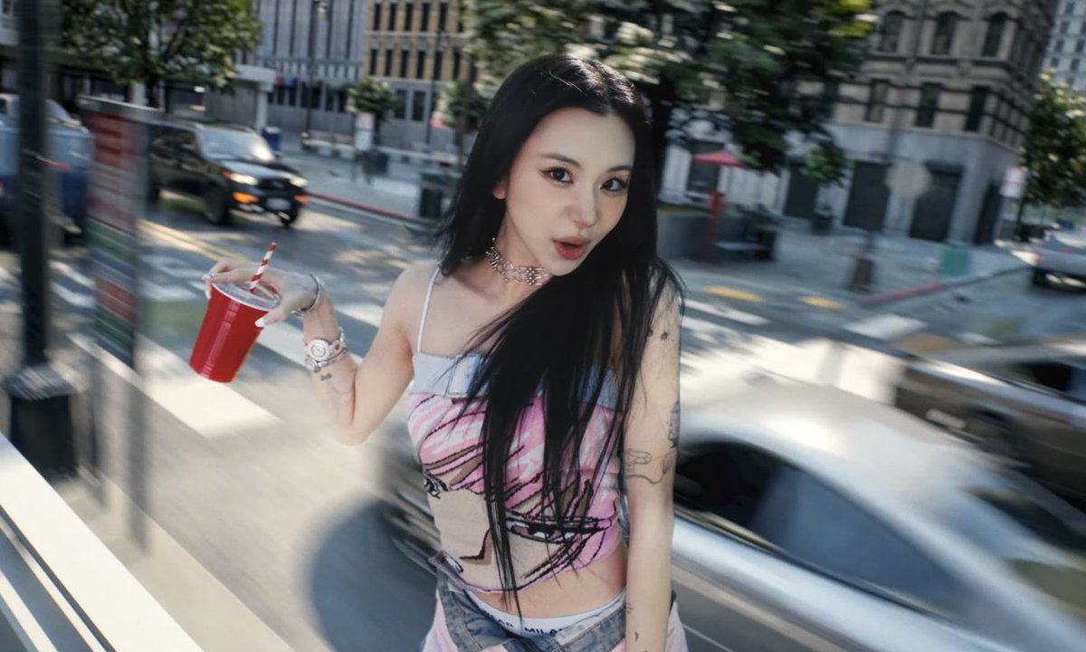 chaeyoung daily tweet media