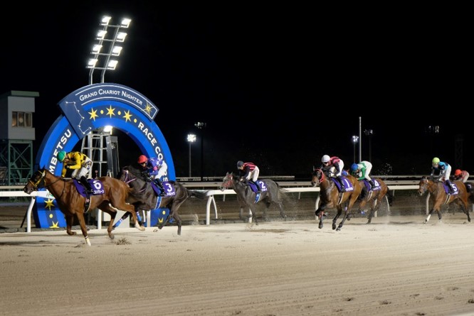 sapporo_PCO's tweet image. 静内分駐所は、6月24日に #日高町 の #門別競馬場 で行われた「日高町WEEKウマいものフェスト2025」に参加しました。
ブースでの記念品配布のほか、第7音楽隊によるファンファーレ演奏が行われレースを盛り上げました。
ファンファーレ演奏は、7月24日にも予定されています。是非ともご来場ください