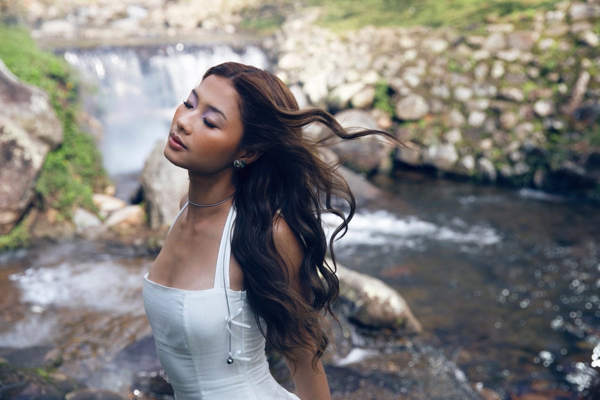 little dove, a little love and we’ll be fine I bet
#orchids #nona #lullabies #nonachristy

youtu.be/zyanwhRuoew?si…