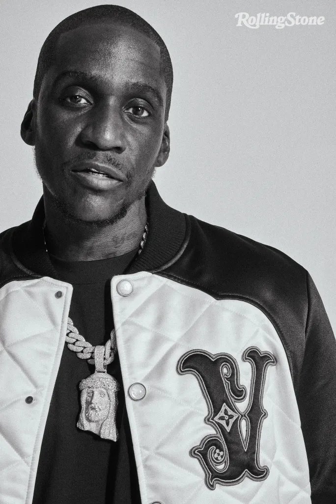 "If they had to weigh the operation, call it obese
I mix it like Mahomes, then I tell em go deep
The rag top drop, playing hide and go seek
The Bentley leather match the piping, that's the Motif
Just to think I built a rap career off an ounce 
I'm watchin' new niggas rap just to