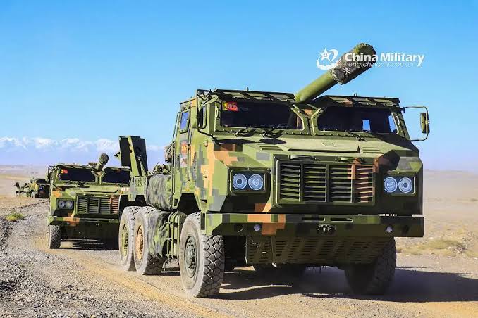 DefenseDtb's tweet image. Bangladesh Army considering buying Chinese SH-15 155mm Self propelled howitzers. A delegation team led by a senior official of Bangladesh Army officially inspected and watched live firing of this howitzer.