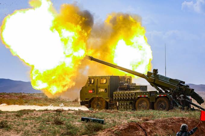 DefenseDtb's tweet image. Bangladesh Army considering buying Chinese SH-15 155mm Self propelled howitzers. A delegation team led by a senior official of Bangladesh Army officially inspected and watched live firing of this howitzer.