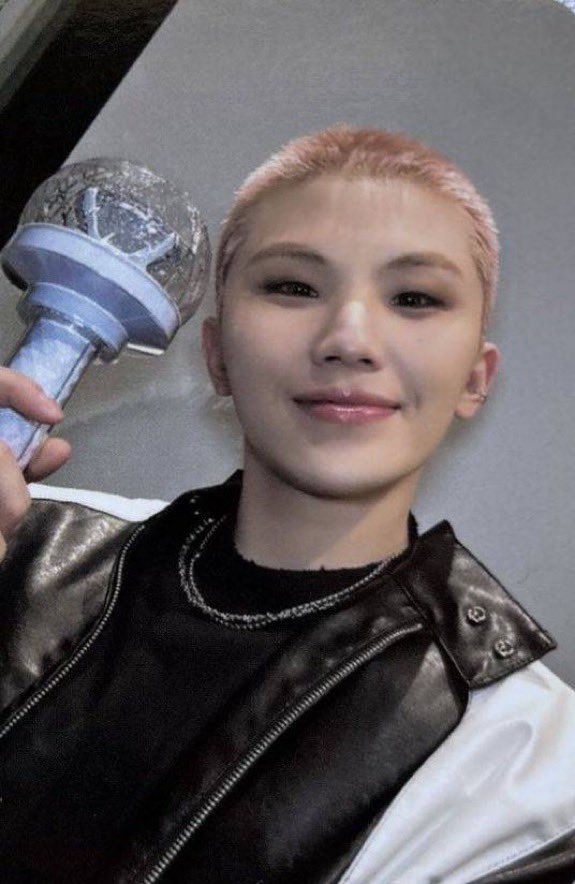 ujimandu's tweet photo. "photocards are just paper"...  more like i'd sell my soul for these buzz cut woozi pocas 🧎🏻‍♀️🧎🏻‍♀️🧎🏻‍♀️ https://t.co/C3vIPPGLnN