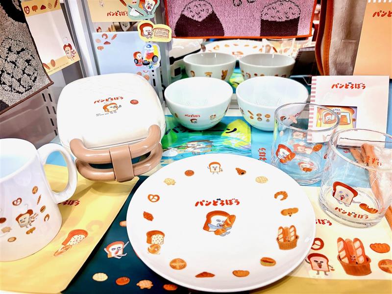 ブロッコリーくじ パンどろぼう A賞 ダイカットクッション ランチョン