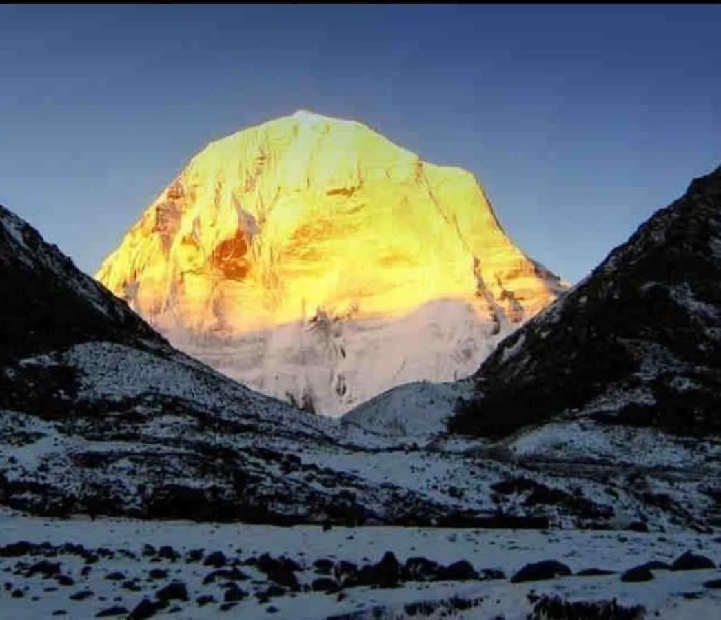कैलाश पर्वत एक अनसुलझा रहस्य, कैलाश पर्वत के इन  रहस्यों से नासा भी हो चुका है हैरान!

कैलाश पर्वत, यह एतिहासिक पर्वत को आज तक हम सनातनी भारतीय लोग शिव का निवास स्थान* मानते हैं। शास्त्रों में भी यही लिखा है कि कैलाश पर शिव का वास है।

👇👇
