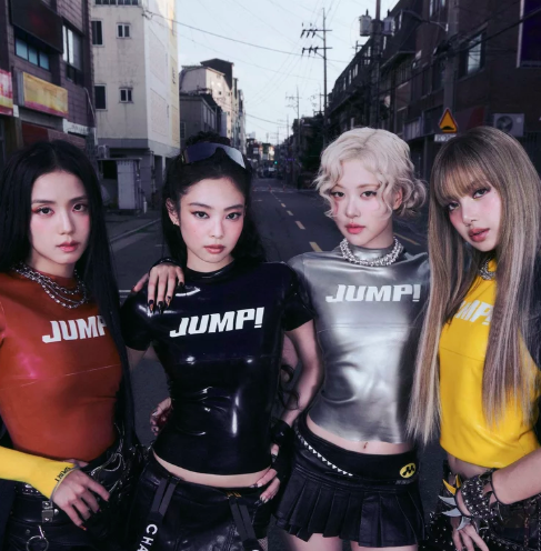 AboutMusicYT's tweet photo. BLACKPINK and TWICE trend worldwide following their music releases. https://t.co/fEreRfLkrM
