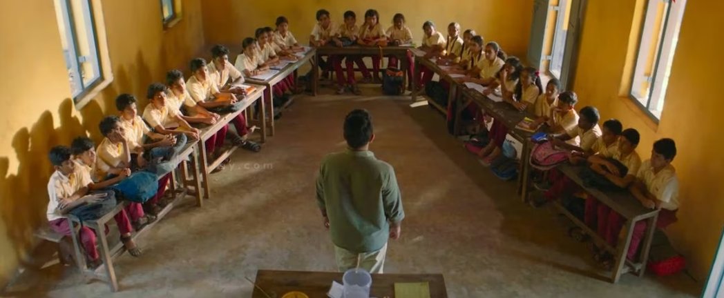 Marvelous &amp; Novel idea  👏🏻👏🏻👏🏻👏🏻 
Seating Arrangement in the classroom 👏🏻👏🏻👏🏻👏🏻
One of the best methods to break the hierarchy between the front &amp; back benchers.
( A scene from a movie " Sthanarthi Sreekuttan " )
Some schools across Kerala is adopting 👌🏻