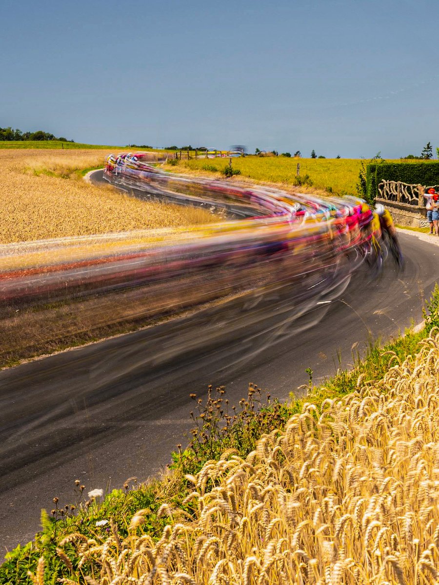 Lukáš Ronald Lukács (@lucasaganronald) on Twitter photo The average speed of the 2025 Tour de France so far: 45,15 km/h 💨
Crazy stuff 🤯 #TDF2025
📷: <a href="/charlylopezph/">Charly López</a> The average speed of the 2025 Tour de France so far: 45,15 km/h 💨
Crazy stuff 🤯 #TDF2025
📷: <a href="/charlylopezph/">Charly López</a>