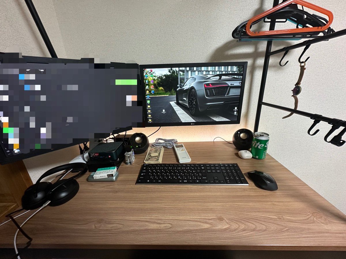 雑だけどｿｯｺｰで仕事場作ったポ
R8欲しいポ
