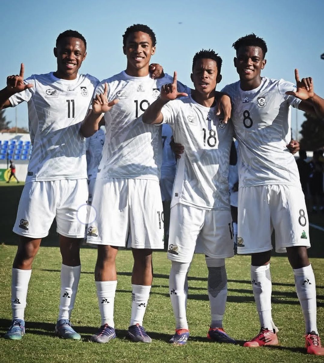 Kutlwano Lethlaku, Thato Sibiya, Siyabonga Mabena &amp; Gomolemo Kekana. The future of Mamelodi Sundowns 💛👆
