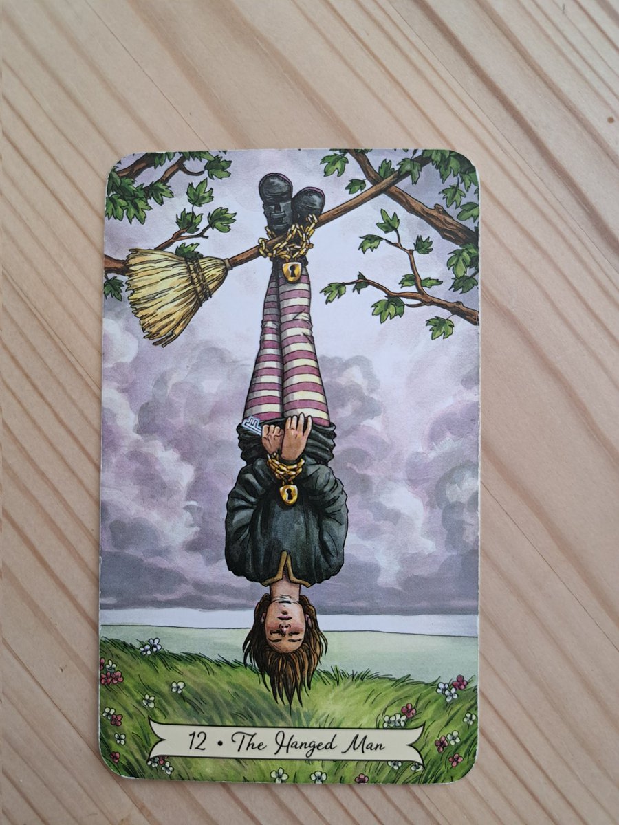 Laurajk32's tweet image. Today's card is The Hanged Man
The World looks very different if you view it from another angle.
#view #different #angle #perception
#tarot #tarotmessage #LauraJK32